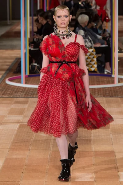 Look 14